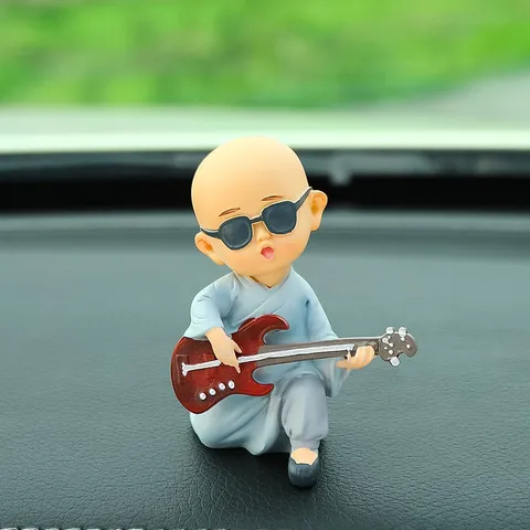 Tượng Chú Tiểu Quét Nhà Mini – Trang Trí Ô Tô, Để Bàn, Resin Chibi Dễ Thương