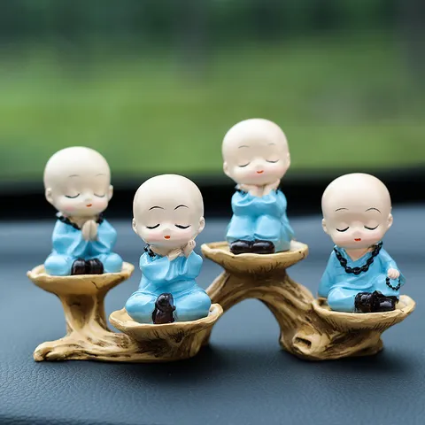 Tượng Chú Tiểu Thiền Ý Ngồi Gốc Cây – Trang Trí Ô Tô, Để Bàn, Nhà Cửa, Resin Chibi