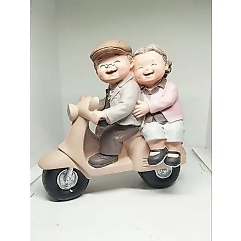 Tượng ông bà anh đi xe vespa - FREESHIP - Tượng trang trí bánh kem, quà tặng