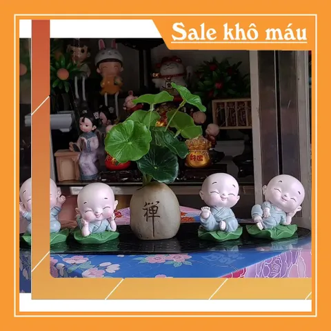 Bộ 04 chú tiểu áo lam ngồi lá sen kèm chậu cây trang trí