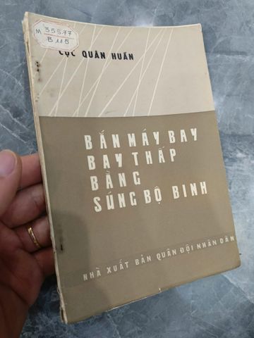 Bắn máy bay bay thấp bằng súng bộ binh