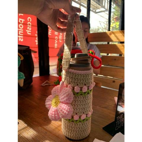 Túi Đựng Bình Nước Bằng Len Móc Handmade