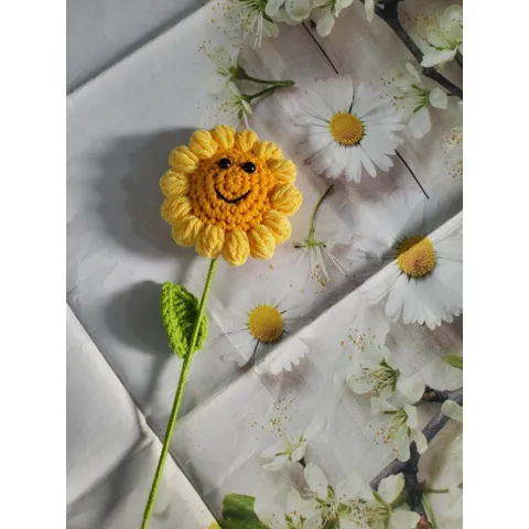 Hoa hướng dương mặt cười len dùng làm quà tặng, trang trí