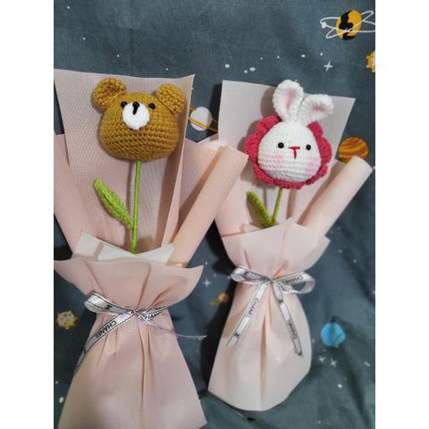 Bó hoa đầu thú len dùng làm quà tặng