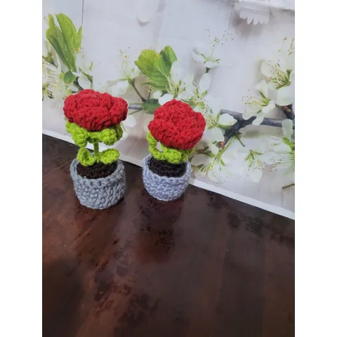 Chậu hoa hồng len mini trang trí bàn làm việc, quà tặng