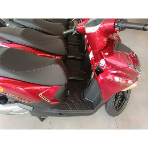 Thảm lót sàn xe điện Yadea Velax ( hot hot hot , dể dàng vệ sinh, cao su dẻo dai dày dặn )