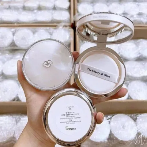 Hộp chính Cushion Whoo trắng 13g màu 21 da căng mịn màng