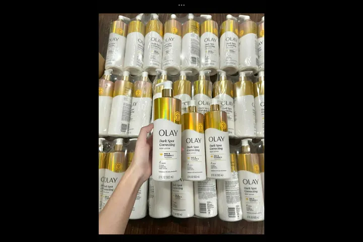 Dưỡng thể body Olay Dark Spot Correcting Body Lotion AHA & Vitamin C 502ml của Mỹ.