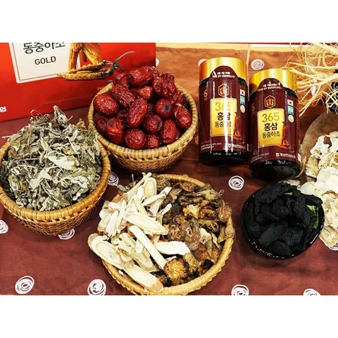 Cao Hồng Sâm Hàn Quốc 365 tăng cường sức đề kháng bồi bổ cơ thể hộp 2 hũ x 250g