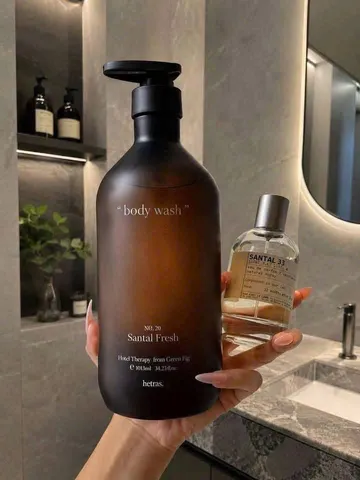 (HÀNG CHÍNH HÃNG MỸ) SỮA TẮM HƯƠNG NƯỚC HOA HETRAS HOTEL THERAPY BODY WASH 1lit