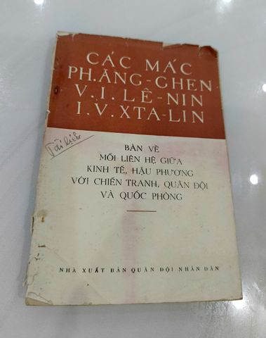 Bàn về mối liên hệ giữa kinh tế, hậu phương với chiến tranh, quân đội và quốc phòng