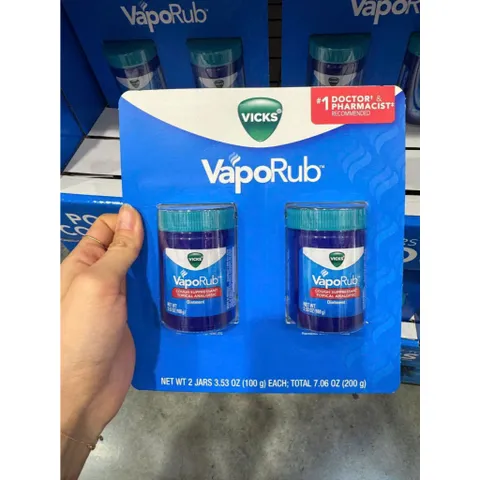 Dầu cù là Vicks Vaporub Mỹ ấm ngực giảm ho, giảm đau dành cho người lớn và trẻ em từ 2 tuổi
