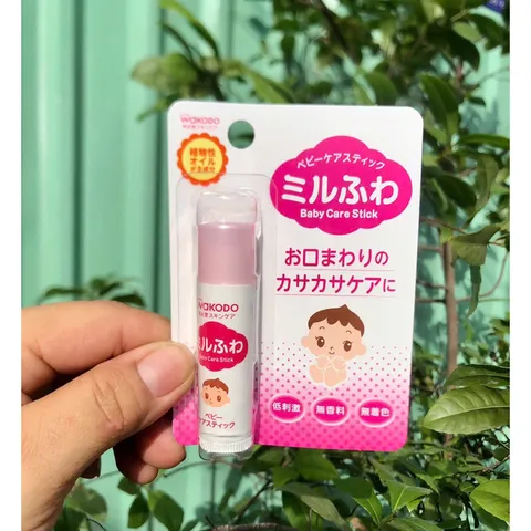 Son dưỡng môi cho bé Wakodo nội địa Nhật Bản