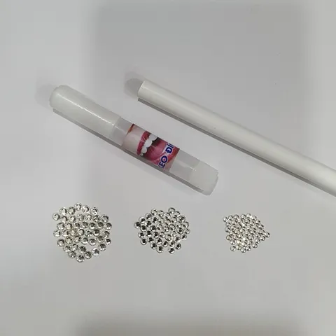 Sỉ 3 Set 30 Viên Đá Đính- loại Chân Bằng, kèm dụng cụ tự đính đơn giản- đá đính trang trí