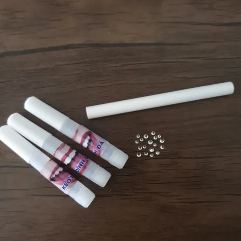 [freeship ] combo 50 viên đá đính-loại chân bằng- size 2li. 2li5, 2li7  tặng kèm dụng cụ tự đính tại nhà- đá đính trang