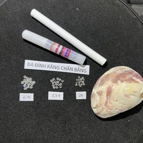6 VIÊN ĐÁ ĐÍNH RĂNG CHÂN BẰNG/ CHÂN NHỌN, KÈM KEO DÁN VÀ BÚT