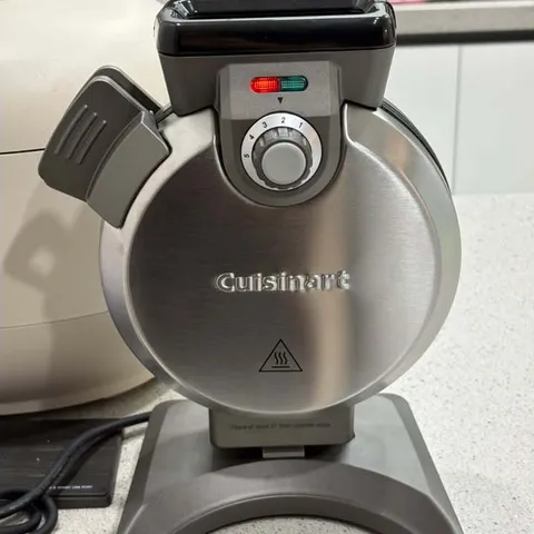 MÁY LÀM BÁNH WAFFLE CUISINART WAF-V100KR
