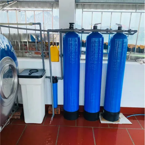 Cột Composite 1054 full vật liệu dành cho nguồn nước bị nhiễm vôi, cặn canxi, làm mềm nước cứng.