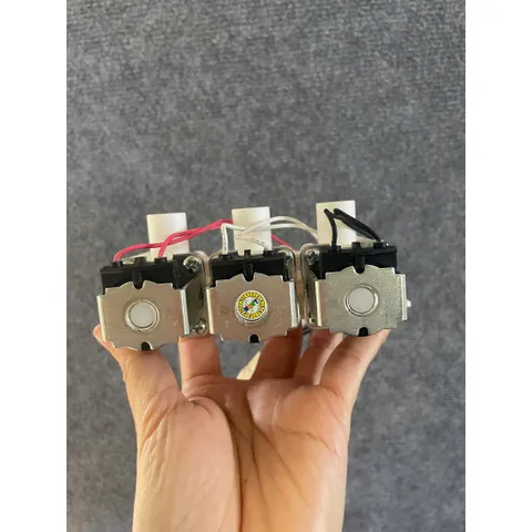 Van điện từ 3 cửa dùng cho máy lọc nước Toshiba 805416