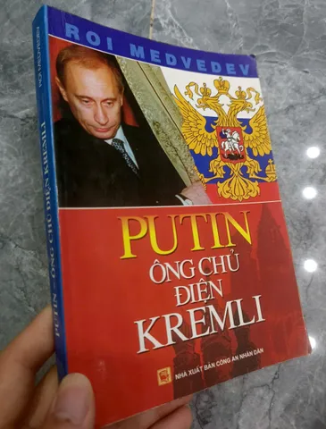 Putin - Ông chủ điện Kremli (sách cũ)