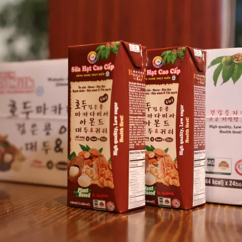 Sữa Hạt VJK Cao Cấp Óc chó – Macca – Đậu Đen – Hạnh Nhân – Đậu Nành & Yến Mạch. (Thùng 190ml x 24 hộp )