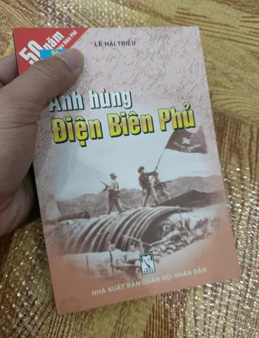Anh hùng Điện Biên Phủ (sách cũ)