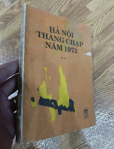 Hà Nội tháng Chạp năm 1972 (sách cũ)
