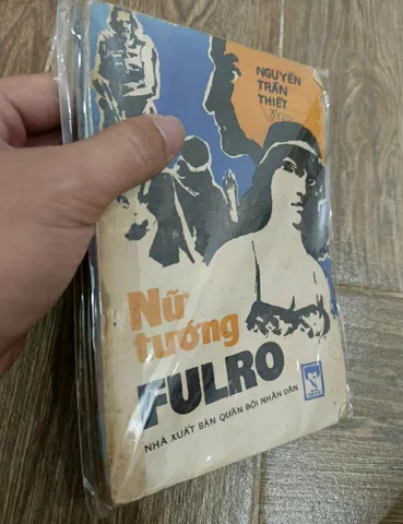 Nữ tướng Fulro (sách cũ)