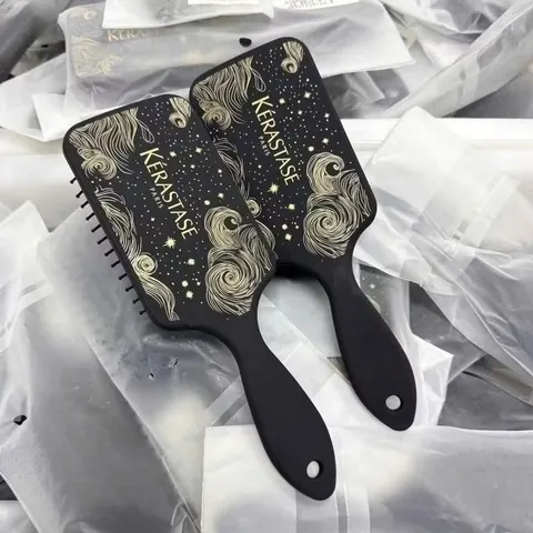 Lược Gỡ Rối Tóc Kérastase Holiday Travel Brush 2024 Edition Màu Đen 807065