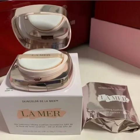 Phấn Nước cao cấp siêu mịn The Luminous Lifting Cushion Foundation Broad Spectrum SPF 20 Tone 01 Kèm lõi thay thế 807494