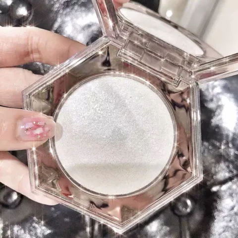 Phấn tạo khối đánh góc Her Loves Highlight 808270