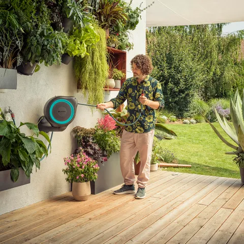 Bộ vòi tưới cây dây rút tự đông 15 mét Gardena 18600-20