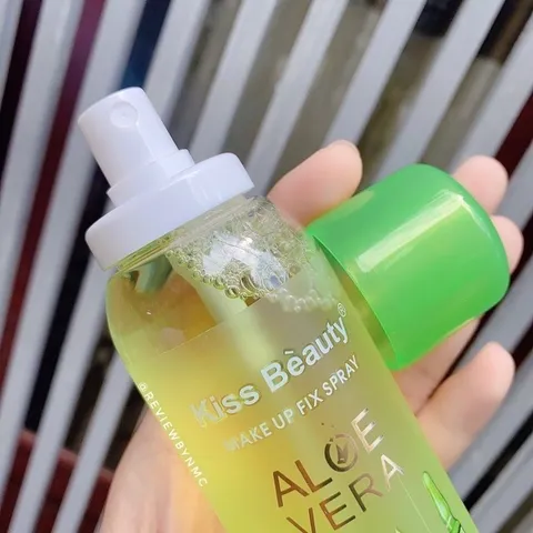 Xịt khóa nền trang điểm Nha Đam Aloe Vera makeup Fix Spray Kiss Beauty 150ml 808912