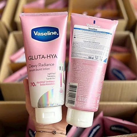 Sữa Dưỡng Thể Vaseline Healthy Bright Gluta HYA Serum 70X 300ml Chính Hãng 809431