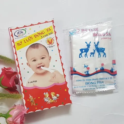 Gạc Rơ Lưỡi ĐÔNG FA (Hộp 5 cái) Rơ lưỡi thường xuyên giúp khoang miệng trẻ được đảm bảo vệ sinh.