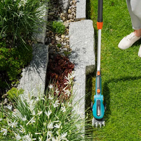 Máy cắt cỏ cầm tay Gardena chạy pin 09858-20