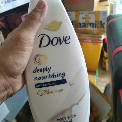 Sữa tắm dưỡng ẩm Deeply Nourishing Body Wash 750ml
