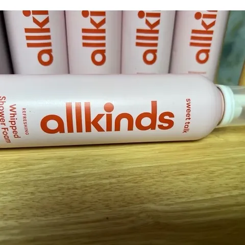 [ÚC] Sữa Tắm Dạng Bọt Siêu Mềm Mịn Allkinds Sweet Talk (Very Berry) Whipped Shower Foam 250g 812081