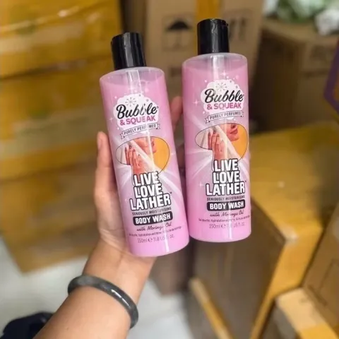 sữa tắm Bubble & Squeak Live Love Lather Seriously  Moisturising Body Wash. Dung tích: 350ml.