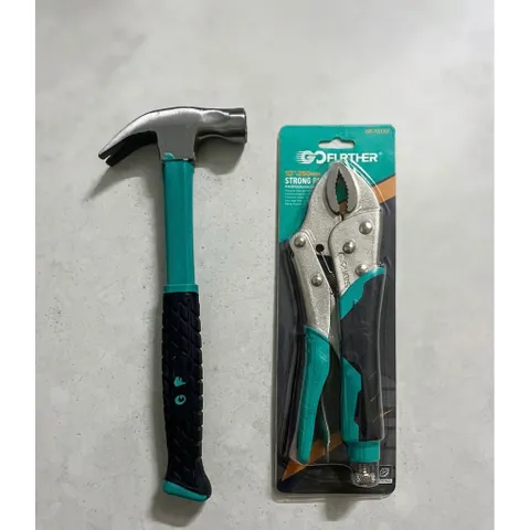 Combo 1 búa và 1 kìm bấm 812124