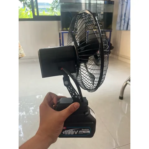 Quạt tích điện có xoay, 22cm, pin 10 cell (gồm quạt, pin, sạc) 812128