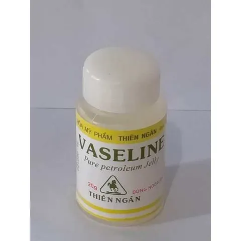 VASELINE THIÊN NGÂN (Chai 20g) Giúp làm giảm nứt nẻ môi, khô môi vì thời tiết lạnh, hanh khô, làm dịu vết bỏng nhẹ.