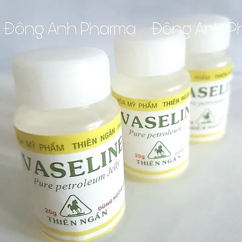 VASELINE THIÊN NGÂN (Chai 20g) Giúp làm giảm nứt nẻ môi, khô môi vì thời tiết lạnh, hanh khô, làm dịu vết bỏng nhẹ.