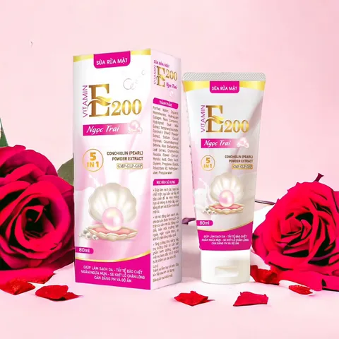 SỮA RỬA MẶT VITAMIN E200 NGỌC TRAI 5 in 1 (Tuýp 80ml) GIÚP SẠCH DA, TẨY TẾ BÀO CHẾT, NGĂN NGỪA MỤN, SE KHÍT LỖ CHÂN LÔNG
