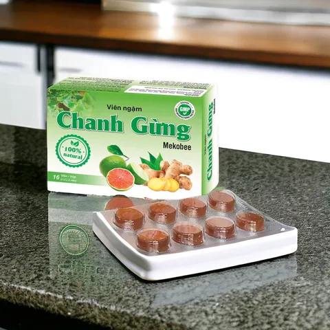 Viên ngậm ho Chanh Gừng Mekobee (Hộp 16 viên) Hỗ trợ giúp bổ phế, giảm ho, long đờm, giúp làm ấm đường hồ hấp. 812322