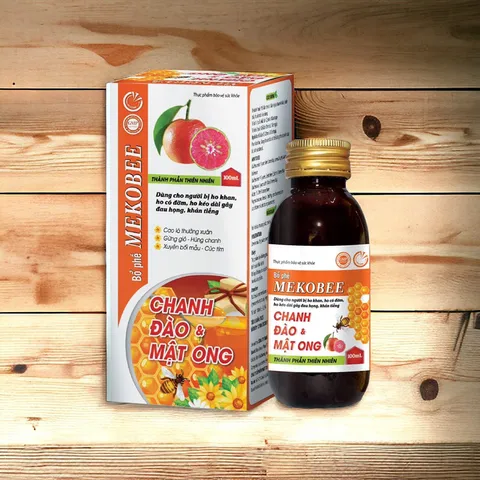 Siro MẬT ONG CHANH ĐÀO MEKOBEE (Chai 100ml) Giúp bổ phế, hỗ trợ giảm các biểu hiện: họ nhiều, tăng tiết đờm, khản tiếng.