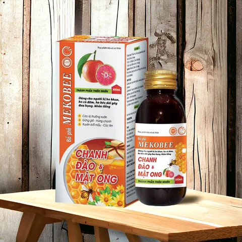 Siro MẬT ONG CHANH ĐÀO MEKOBEE (Chai 100ml) Giúp bổ phế, hỗ trợ giảm các biểu hiện: họ nhiều, tăng tiết đờm, khản tiếng.