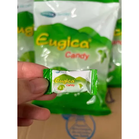 Kẹo ngậm ho thảo dược Eugica Candy (Bịch 300 viên) Thương hiệu từ Thái Lan giúp giảm ho, đau rát họng, khàn tiếng.