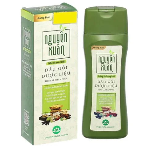 Dầu gội dược liệu Nguyên Xuân hương Bưởi (Chai 250ml) giúp dưỡng tóc mềm mượt, giảm gãy rụng và nuôi dưỡng da đầu.