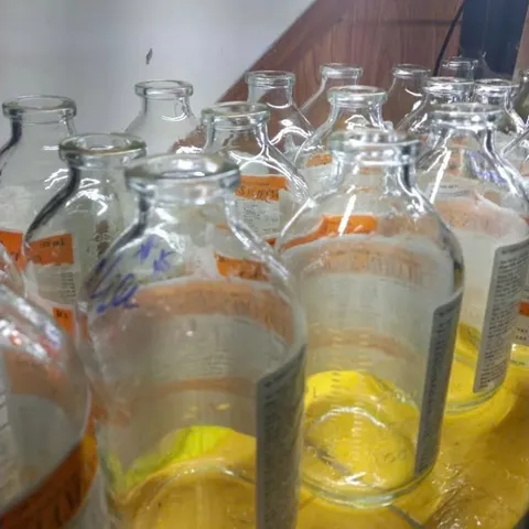 [Combo chai] Vỏ chai nước biển 250ml-500ml hỗ trợ tháo nắp vàng nuôi cá lia thia, betta, bảy màu, cắm hoa